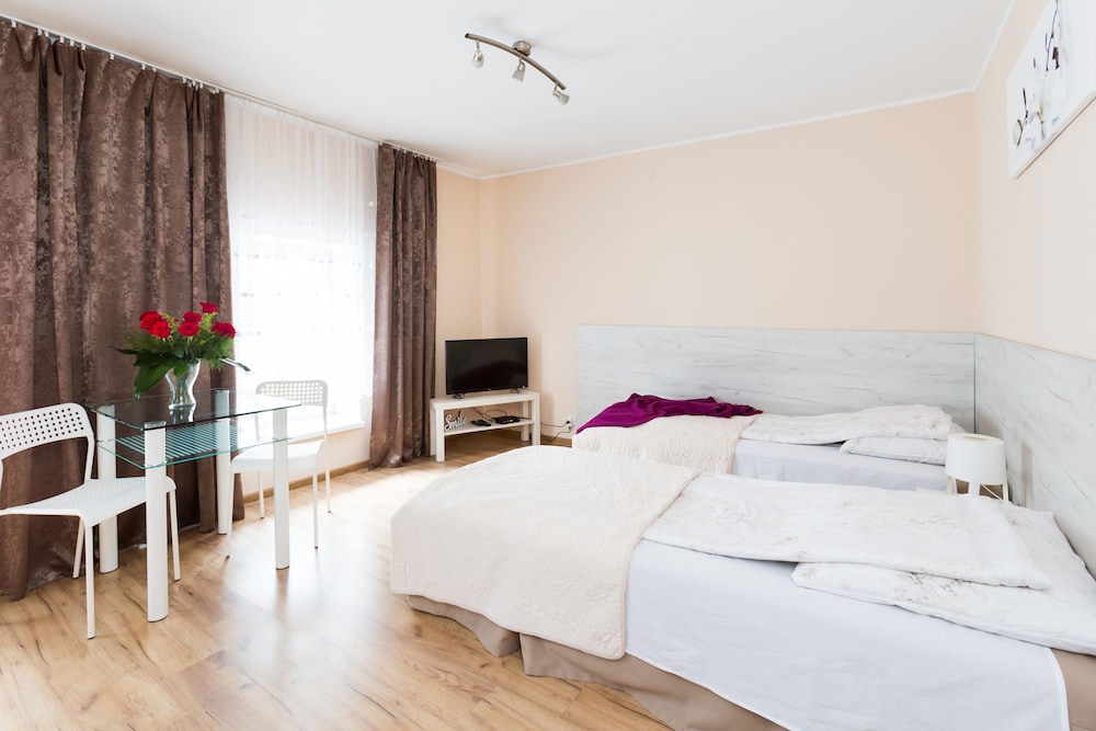 Economy Studio Suite, 2 Twin Beds, Kitchenette photo 1