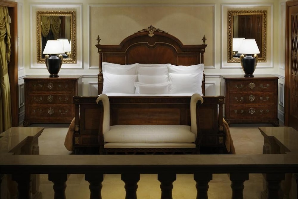 Royal Suite photo 1