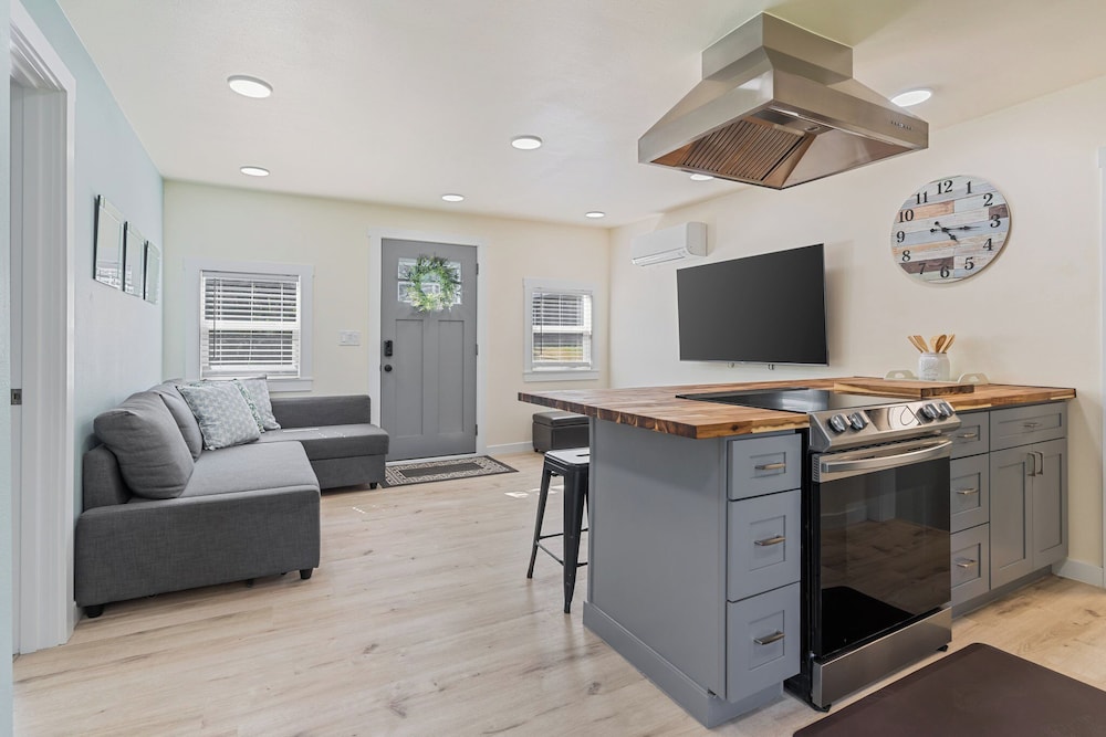 House (2 Bedrooms) photo 2