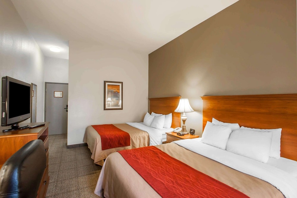 Standard Room, 2 Queen Beds, Non Smoking - Photo 3