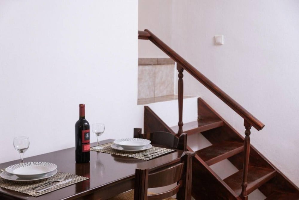 Apartment, Smoking photo 3