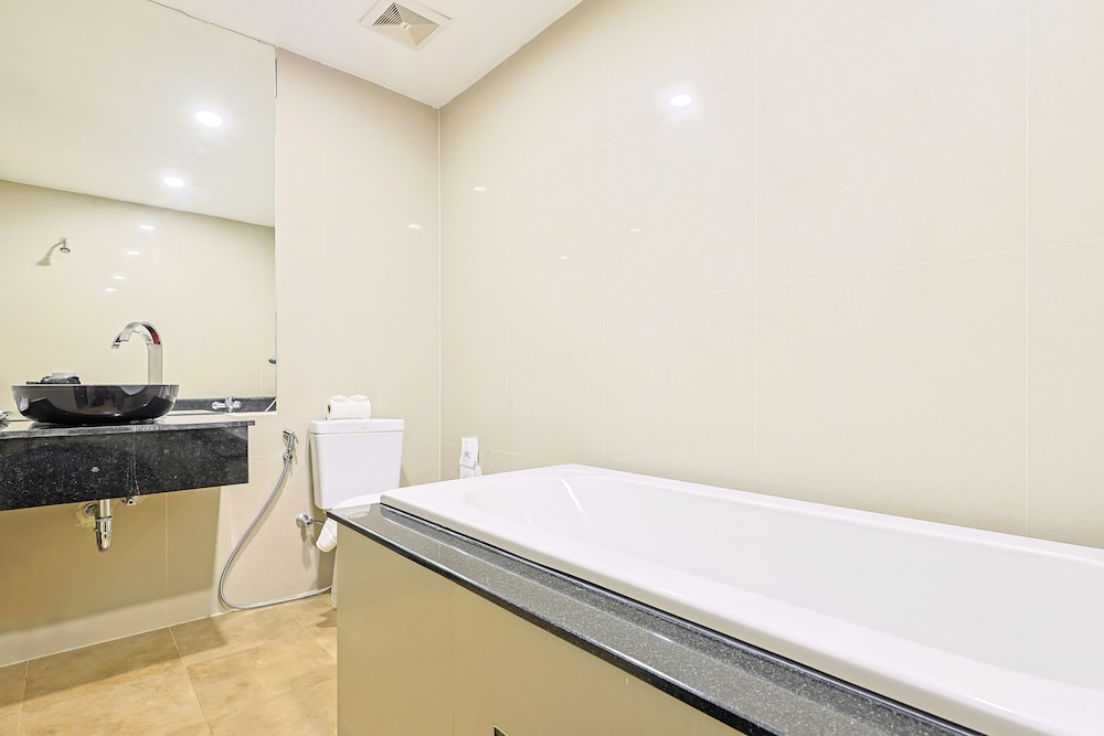 Deluxe Room, Bathtub - Photo 8