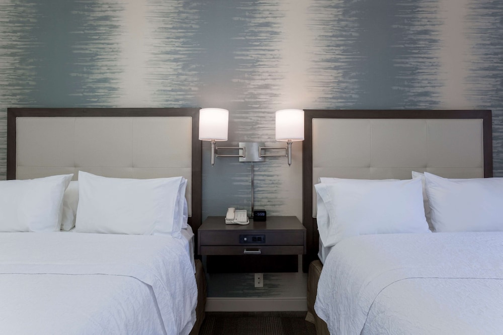 Studio (2 Queen Beds, Sofa Bed, Wet Bar) - Photo 4