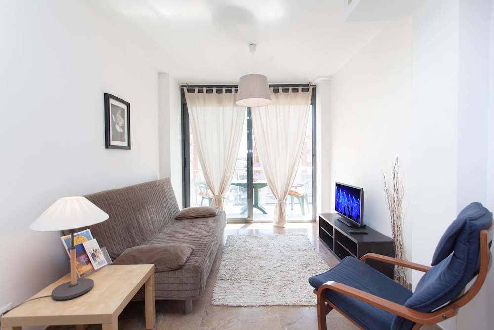 Gran Apartamento, 4 Dormitorios (1 Avenida Blanes)