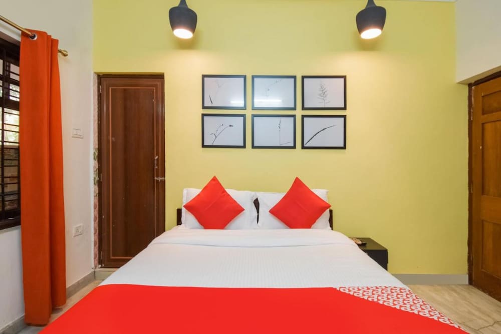 Deluxe Double Room, Multiple Beds, City View photo 1
