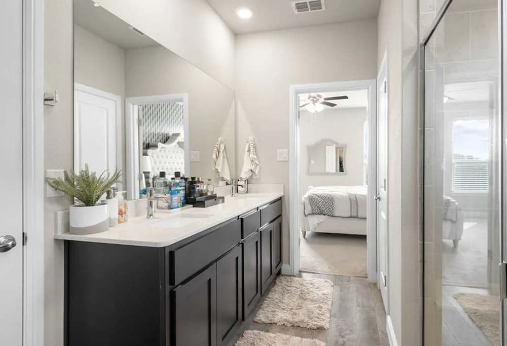 Casa di Lusso Moderna con 4 Camere da Letto Vicino a Dallas TX, Foto 7