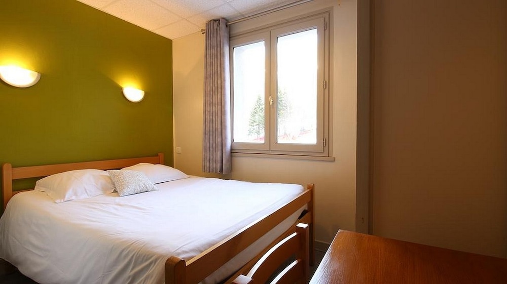 Economy Double Room, 1 Double Bed, Non Smoking, Mountain View photo 3