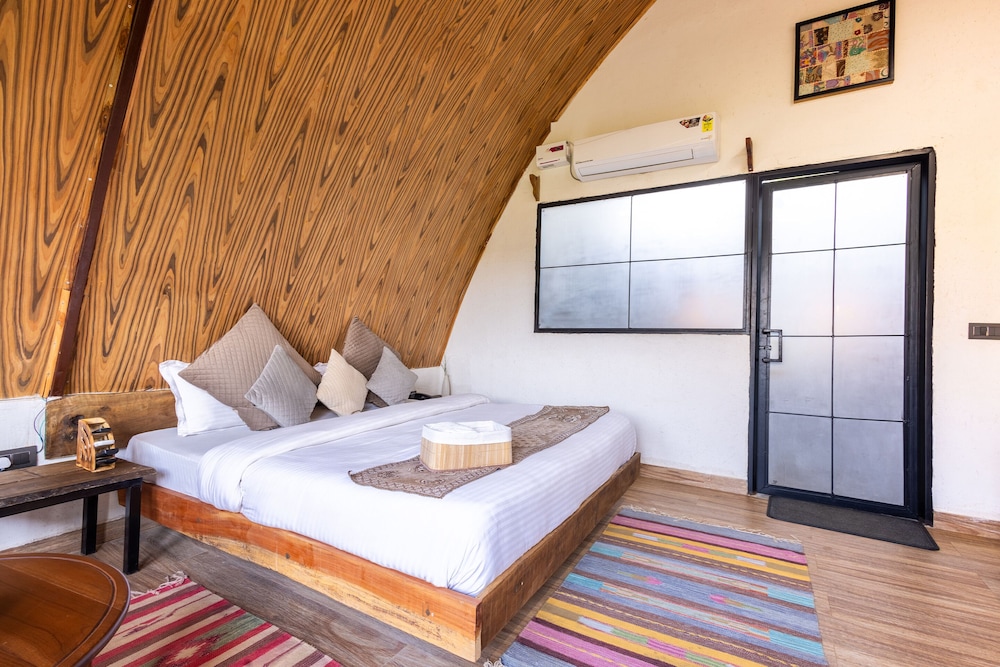 Deluxe Cottage - Photo 2