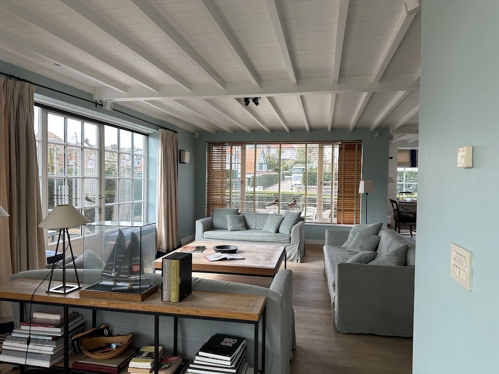 House, 5 Bedrooms, Balcony, Garden View