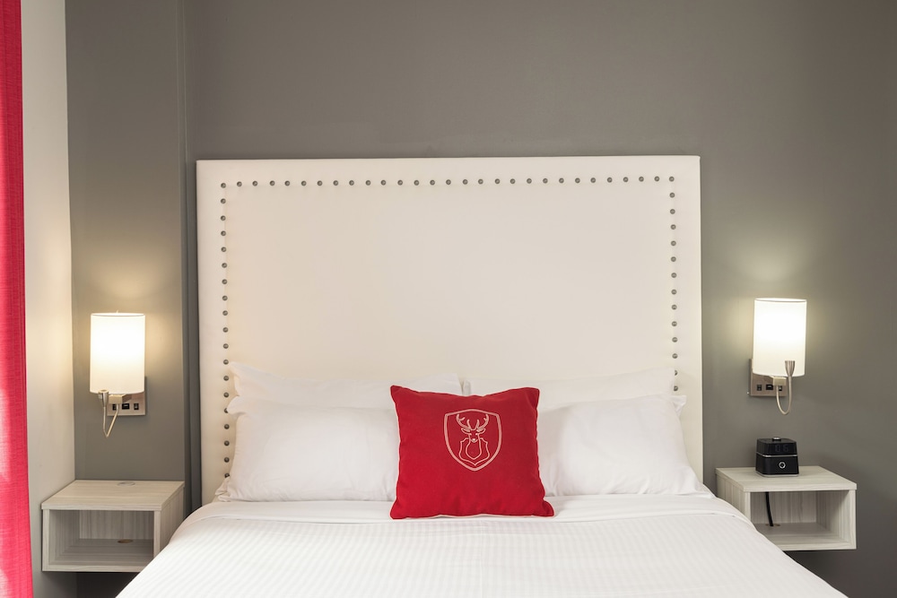 Economy Room, 1 Queen Bed - Photo 5