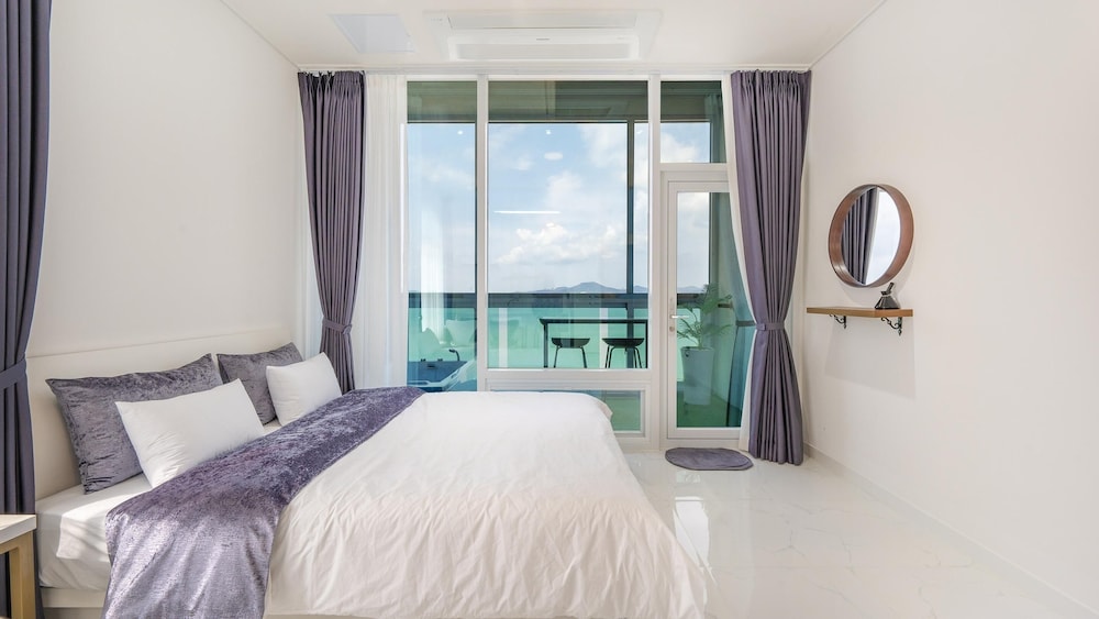 Basic Room, 1 Bedroom (2F oceanview terraceroom (204)) photo 2