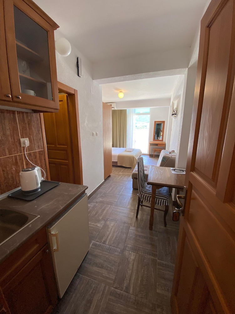 Standard Double Room, 1 Queen Bed, Sea View photo 2