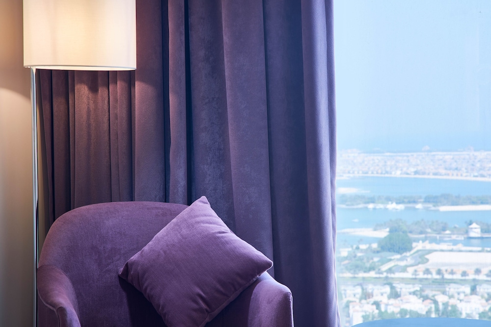 One-Bedroom Suite Skyline View King Bed with Free Shuttle Beach Transfer, Next to Metro Station