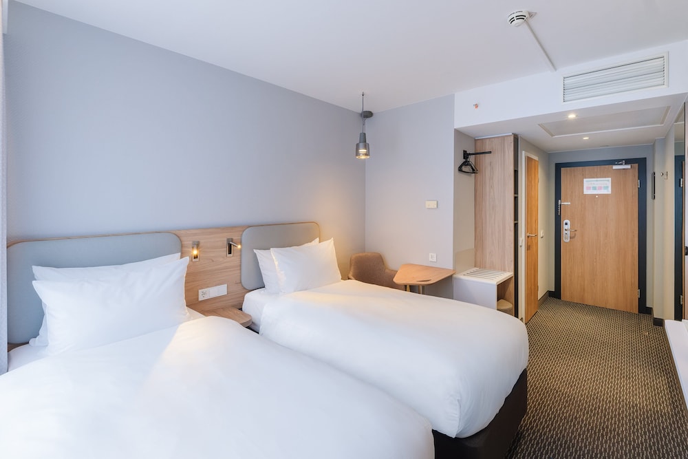Standard Room, 2 Twin Beds - Photo 2