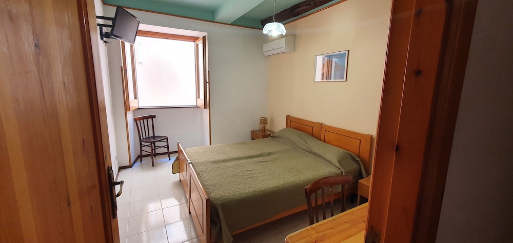 Family Quadruple Room, 1 Bedroom, Ensuite, Courtyard Area photo 2