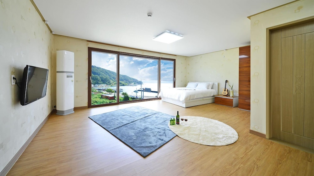 Basic Room, 1 Bedroom (A204(Ocean View)) - Photo 1