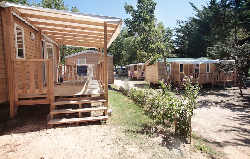 Mobile Home photo 2