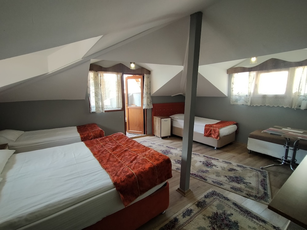 Family Quadruple Room photo 3