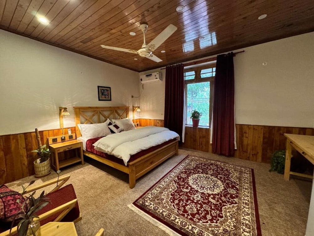 Deluxe Double or Twin Room photo 1