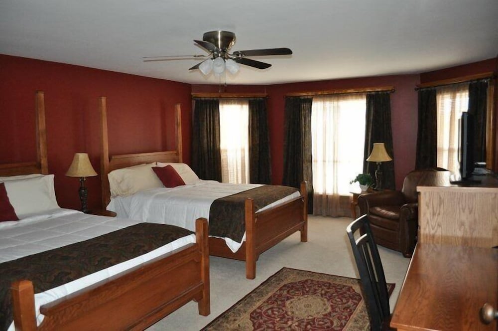 Deluxe Room, 2 Queen Beds, River View
