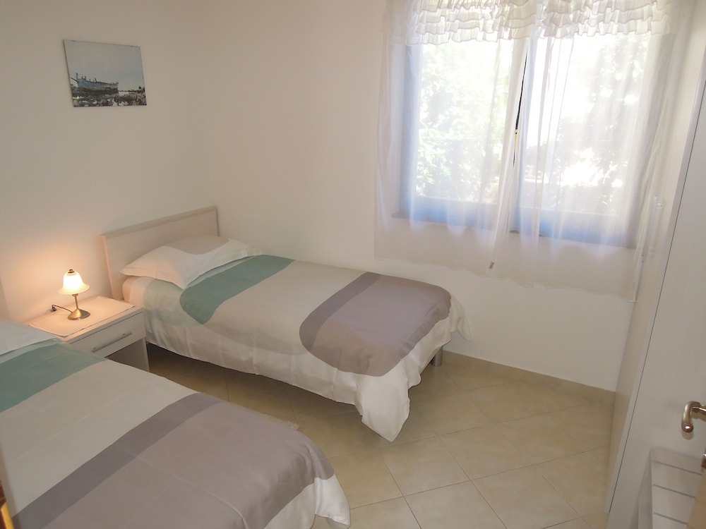 Apartment, 2 Bedrooms, Ground Floor (A)