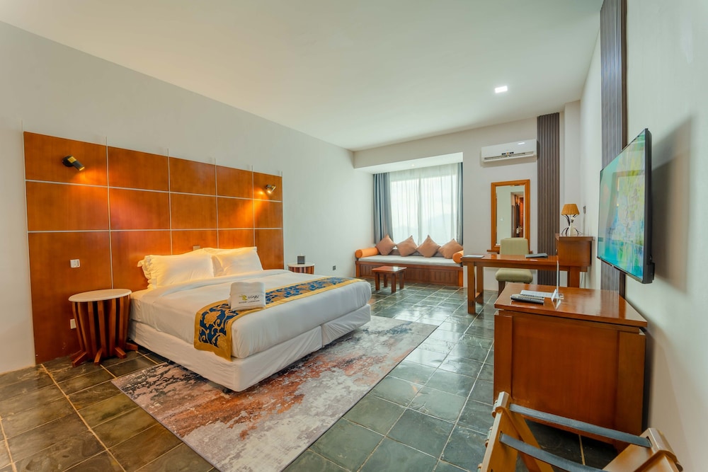 Deluxe King Room - Photo 4