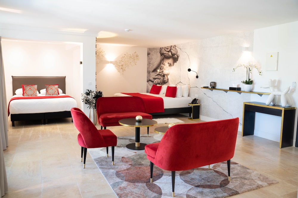 Standard Suite photo 2