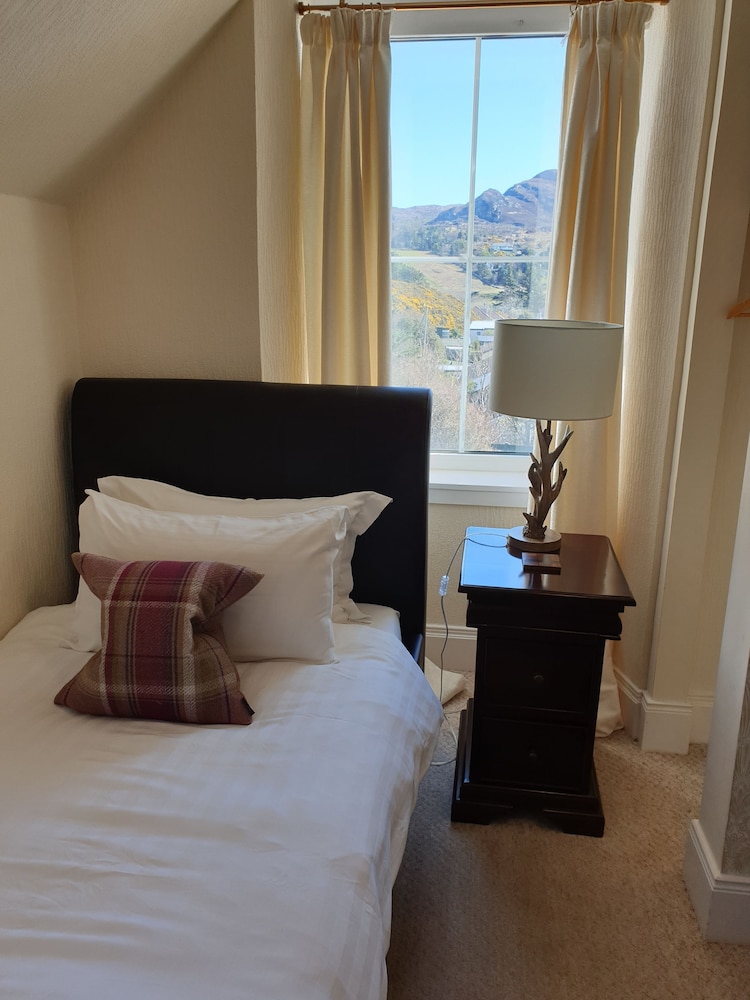 Standard Single Room, Ensuite, Mountain View (Single Room Small)