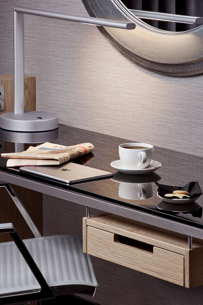 Standard Room thumbnail 6