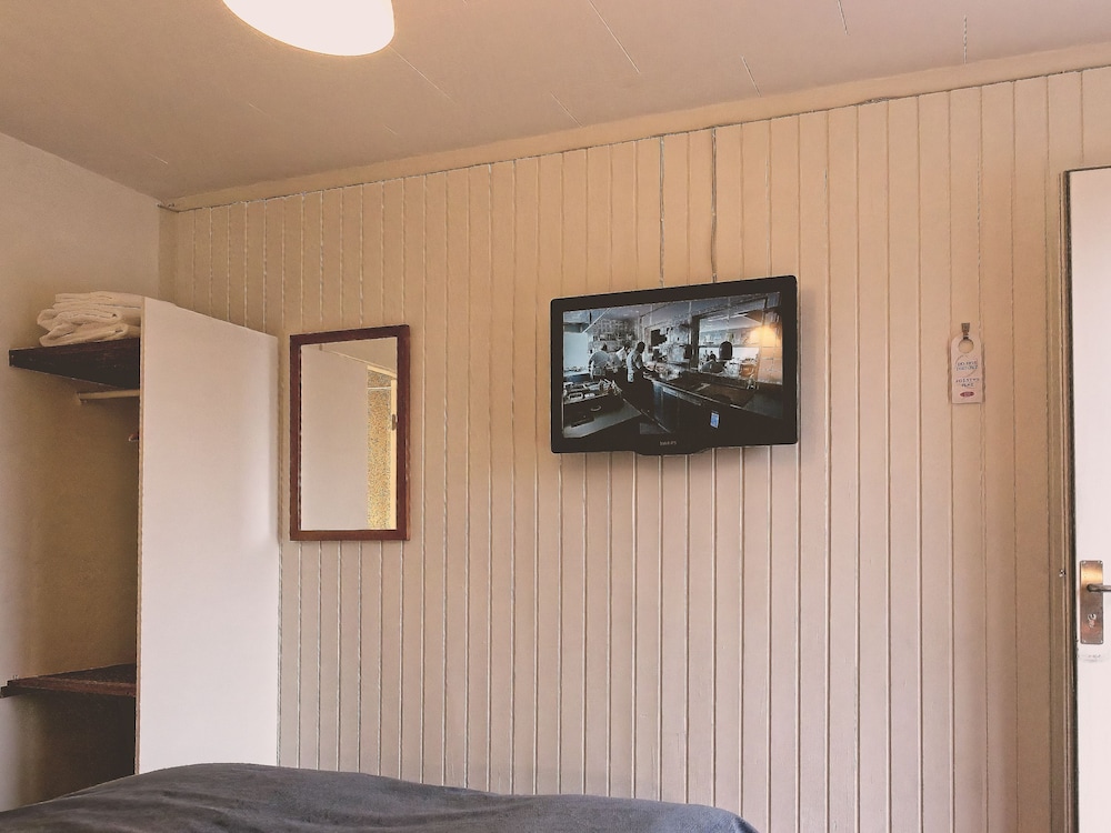 Economy Room (Motel) - Photo 7