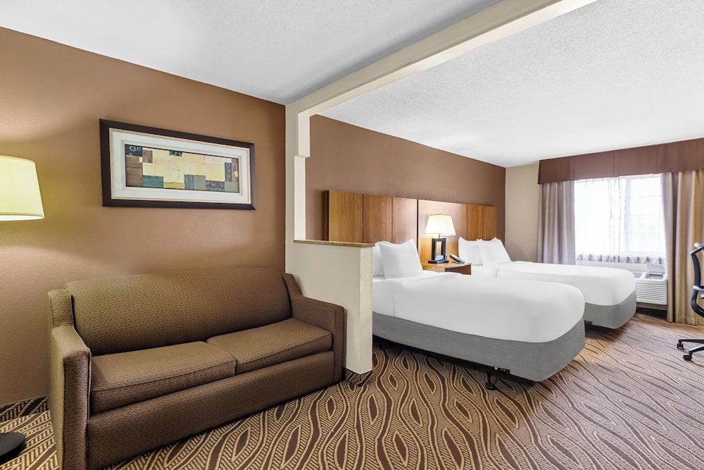 Suite, 2 Double Beds, Non Smoking - Photo 1