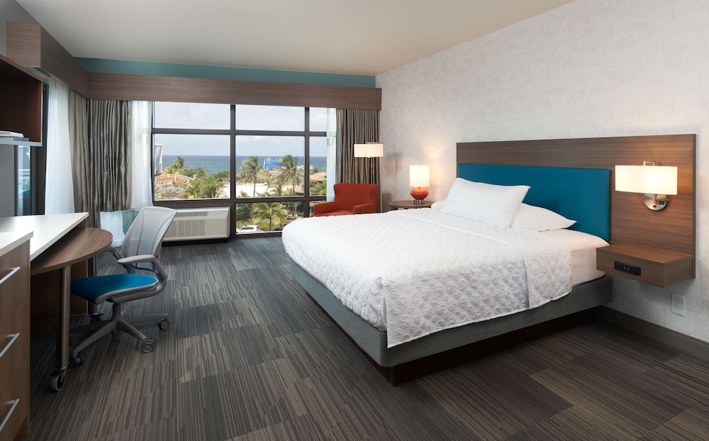 Suite, 1 King Bed, City View - Photo 1