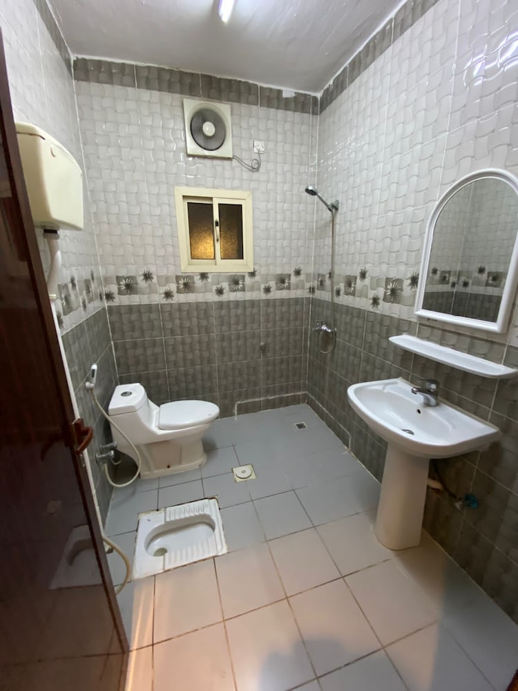 Family Apartment, 3 Bedrooms, Kitchen, Courtyard Area photo 2