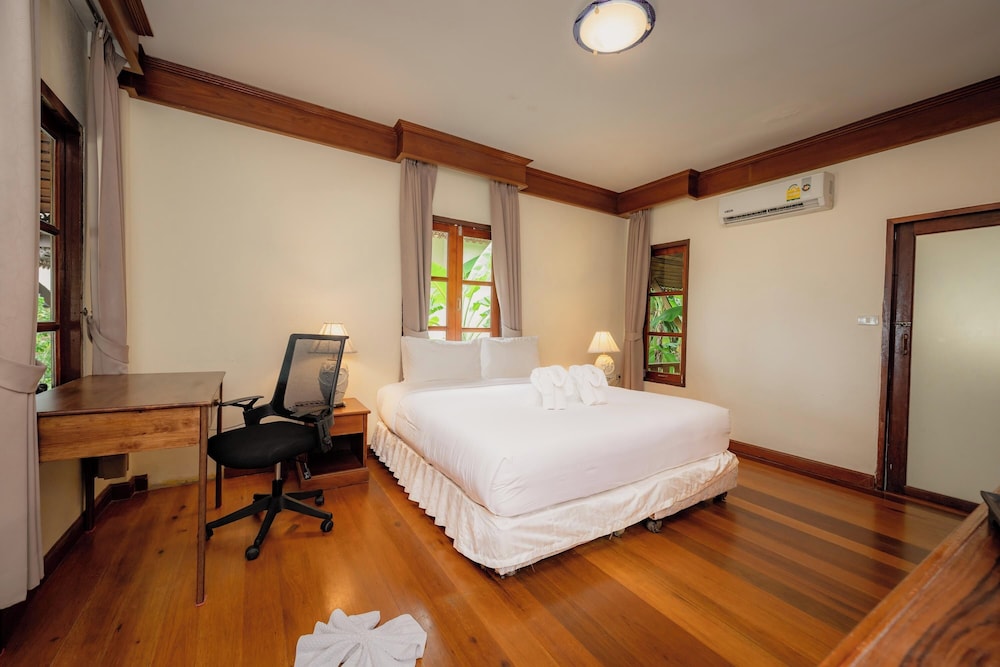 Deluxe Beachpool or Beachfront Cottage - Photo 14