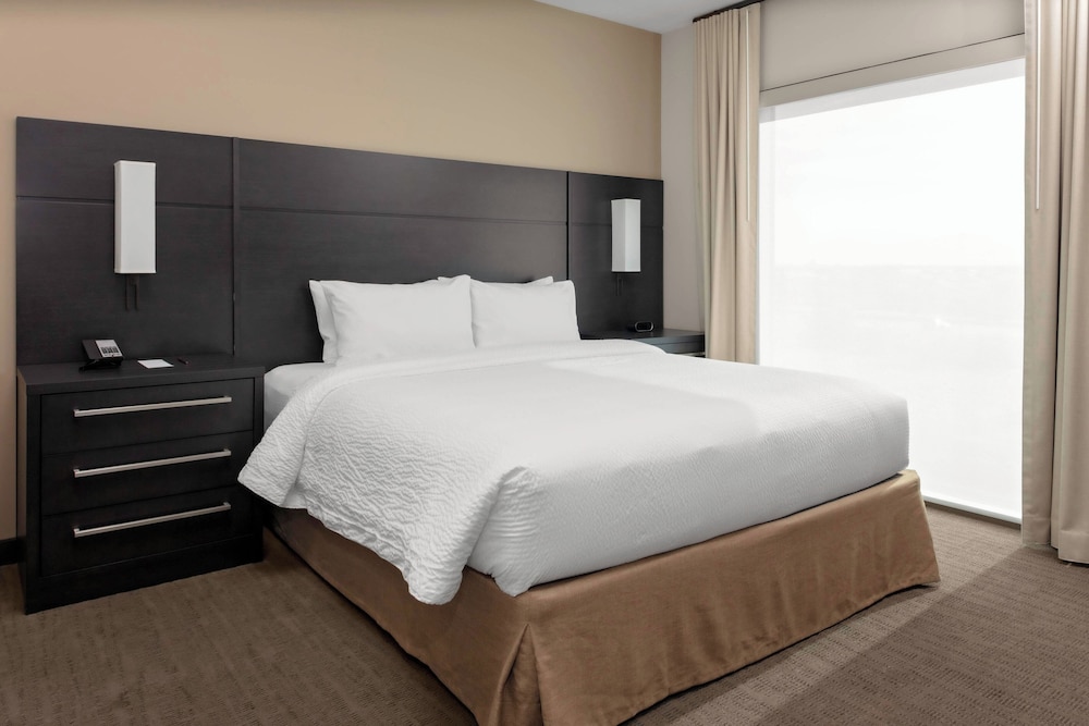 Suite, 1 Bedroom, Corner - Photo 3