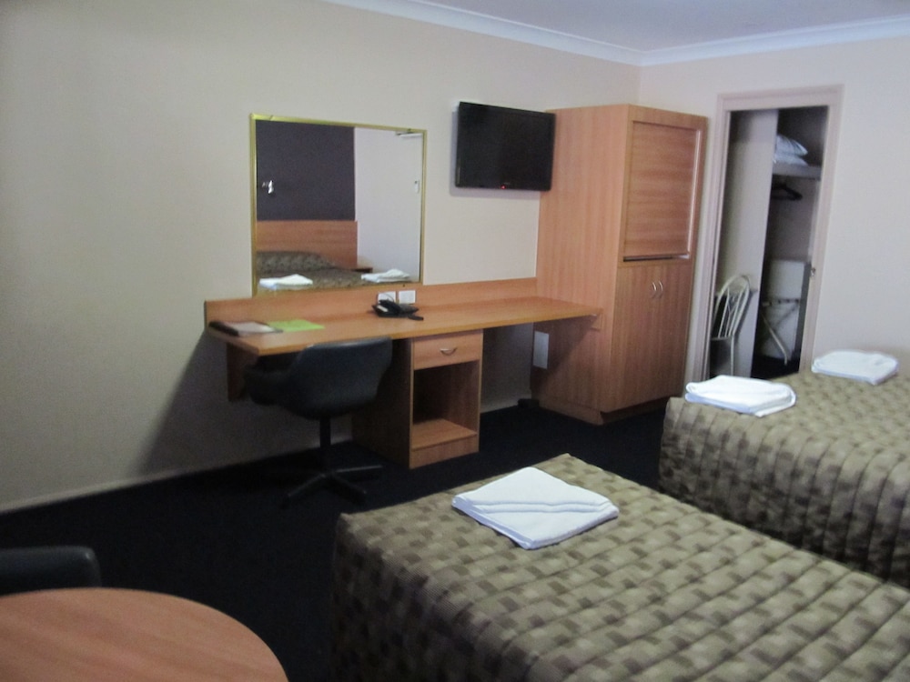 Deluxe Room, Non Smoking (Twin Room) photo 2