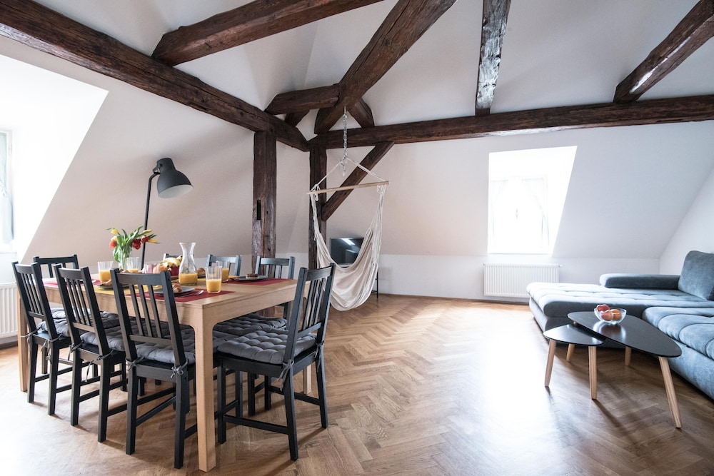 Deluxe Duplex, 3 Bedrooms, 2 Bathrooms, City View