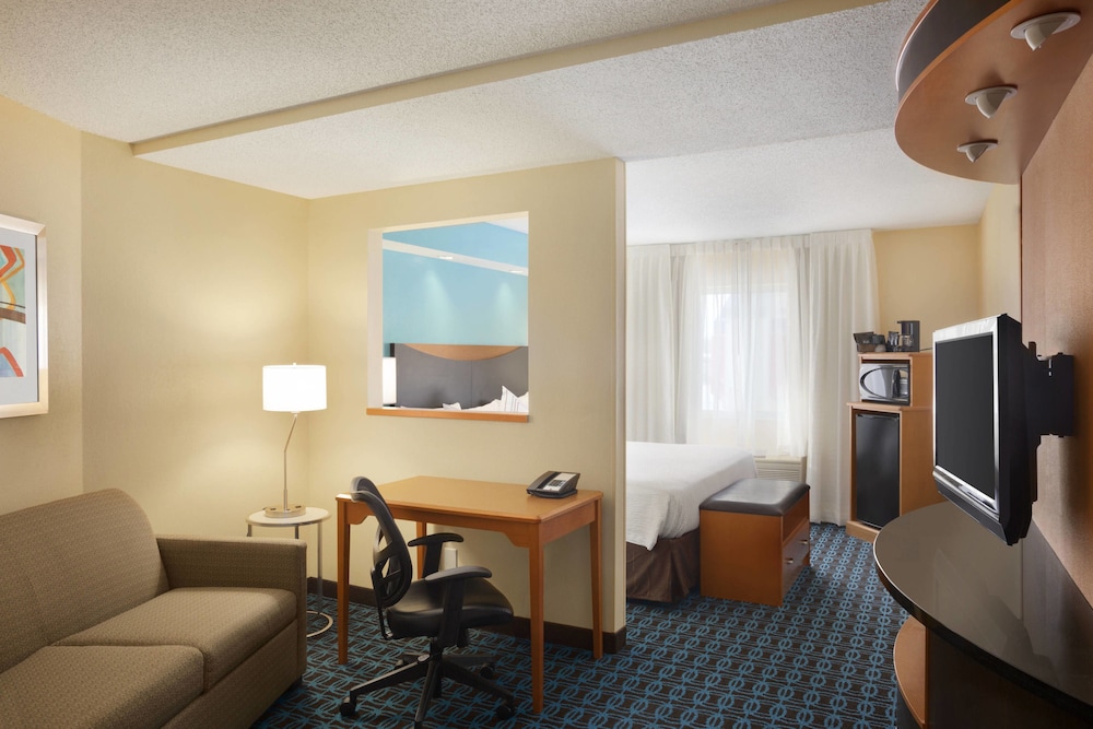 Executive Suite, 1 King Bed with Sofa bed - Photo 1