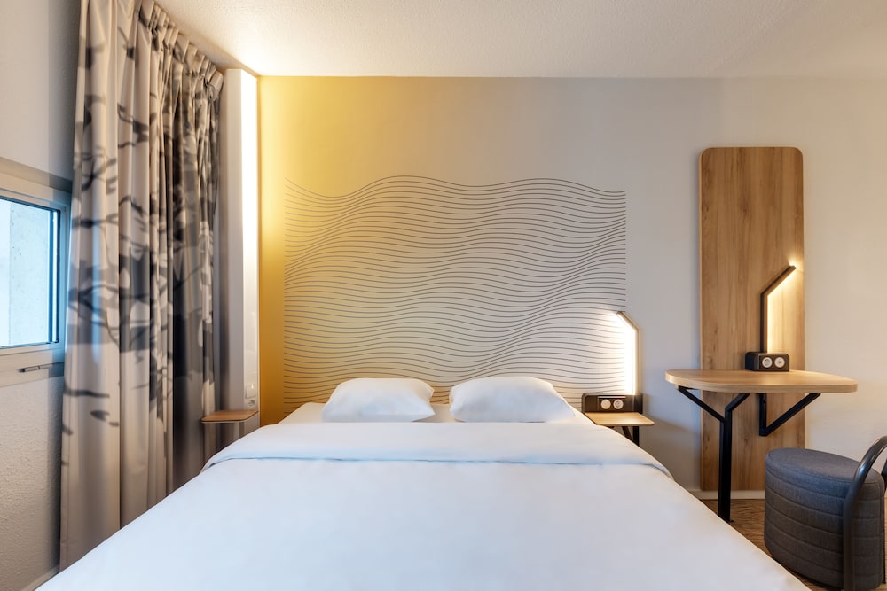 Double Room, Non Smoking - Photo 4