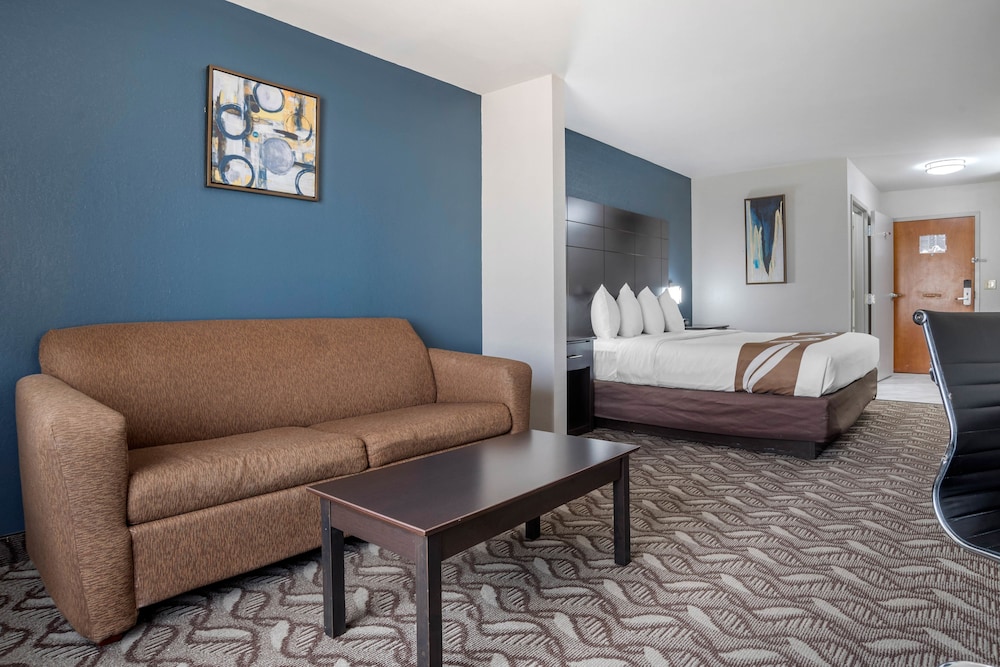 Suite, 1 King Bed with Sofa bed, Non Smoking photo 1