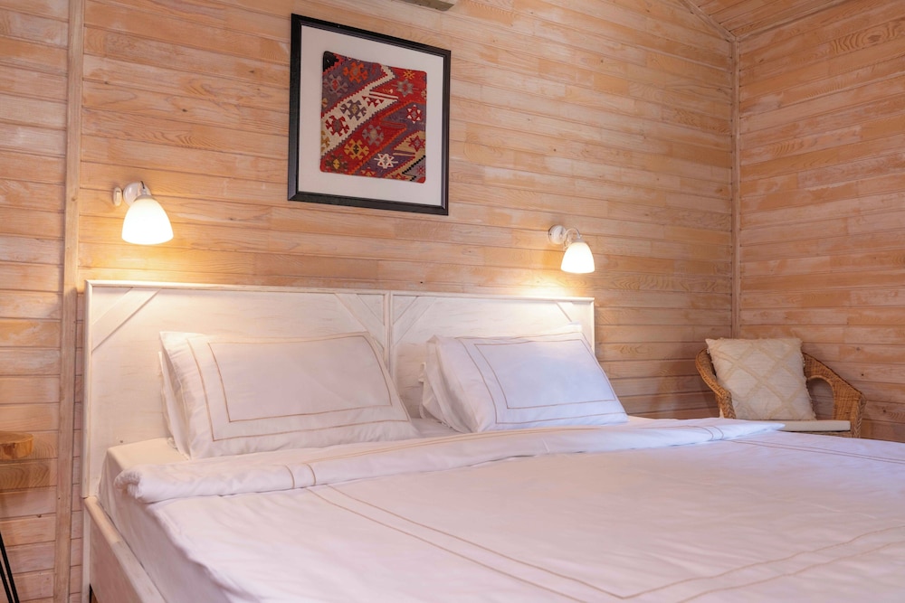 Comfort Triple Room, 2 Bedrooms, Courtyard View photo 1