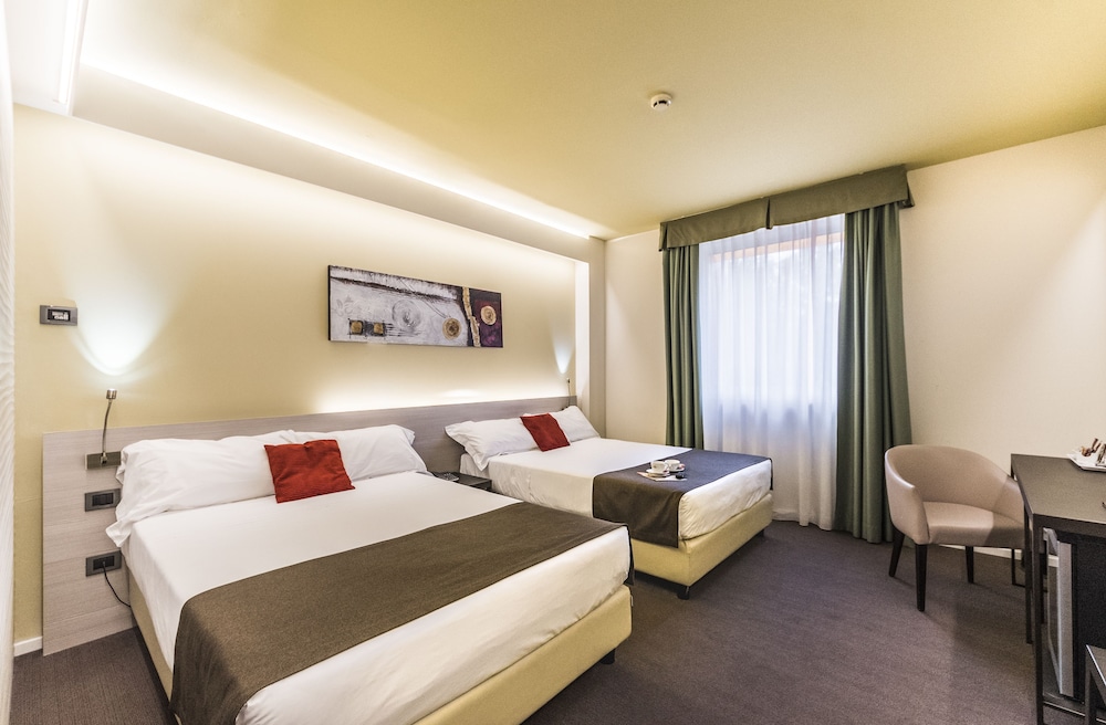 Superior Quadruple Room - Photo 4