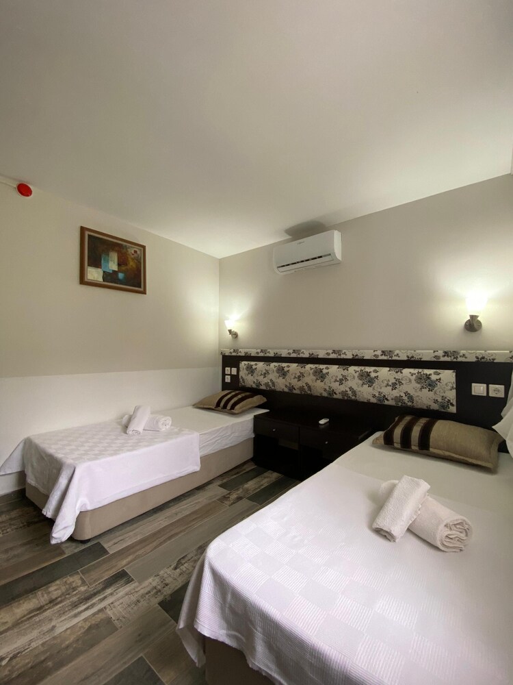 Standard Twin Room photo 1