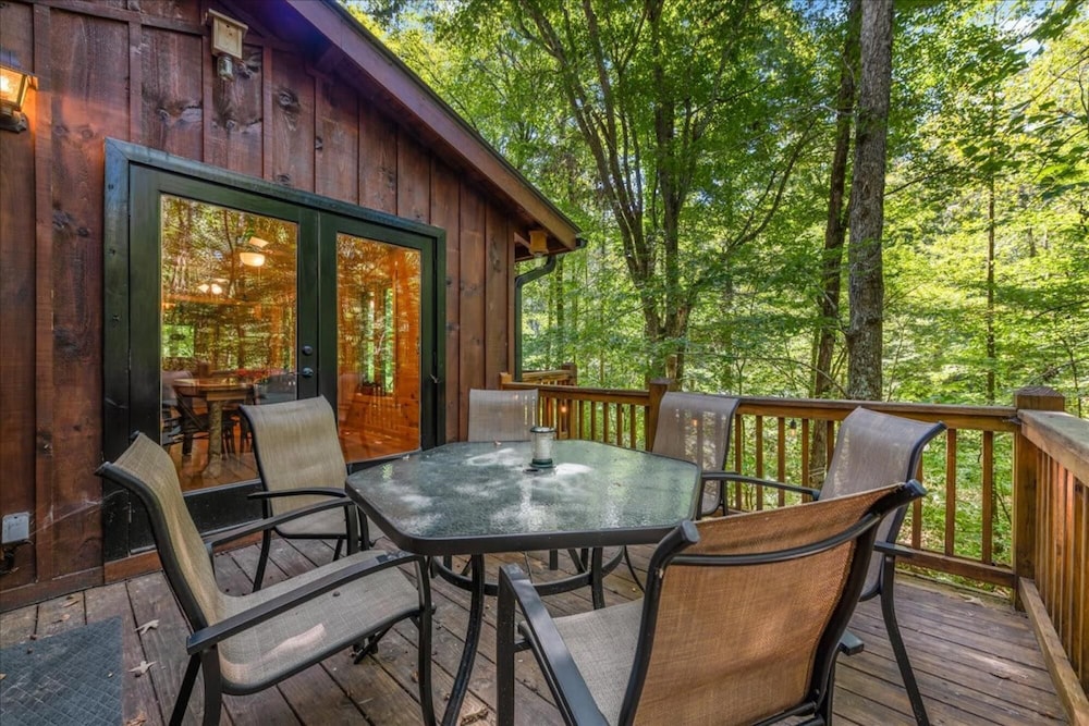 Dancing Bears Cabin With hot tub Fireplace Creek, Foto 17