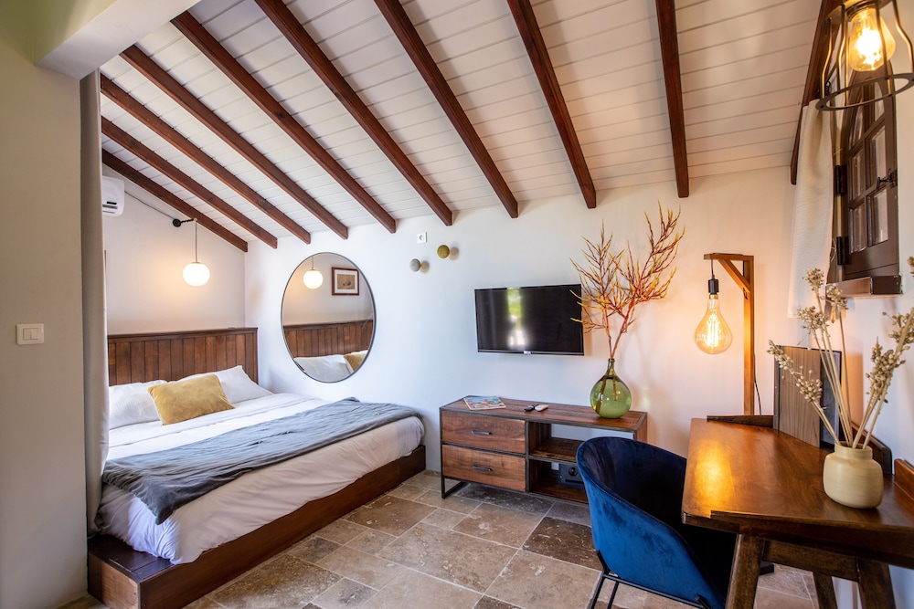 Honeymoon Room