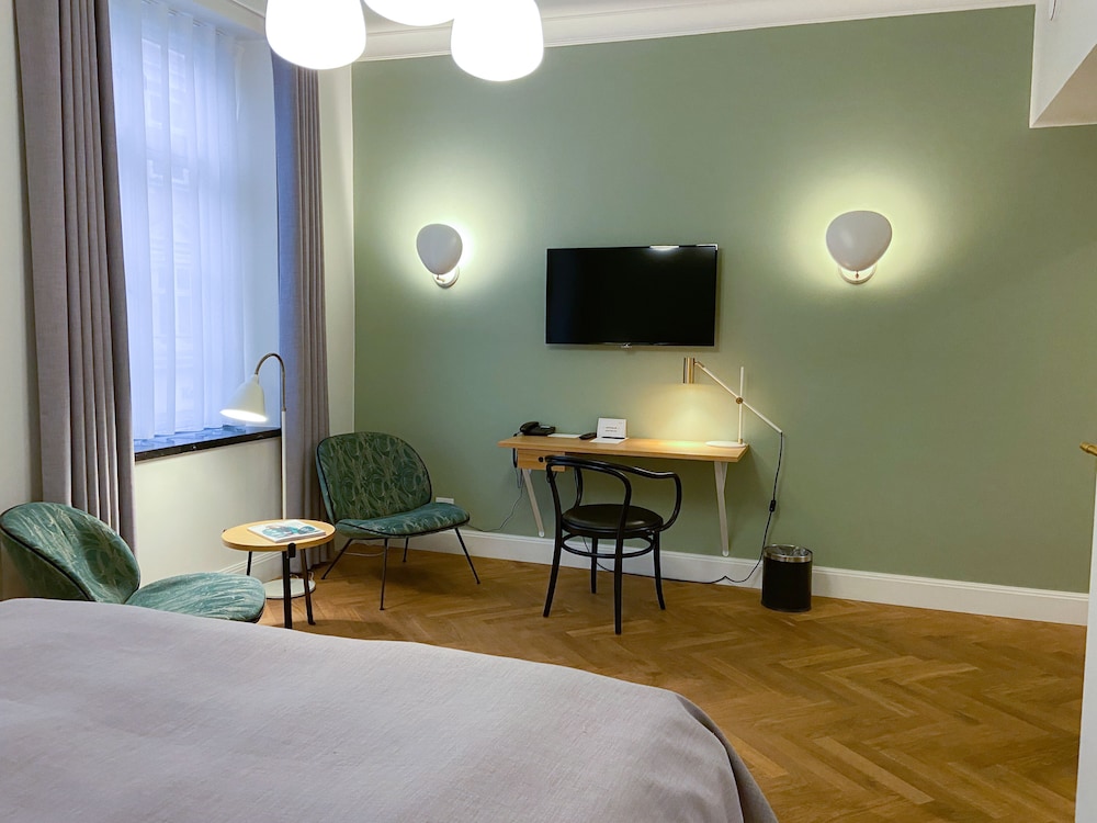 Superior Room, 1 King Bed
