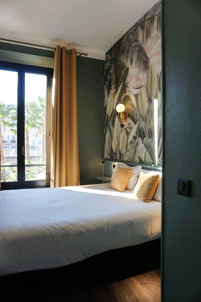 Deluxe Double Room, Ensuite, Garden View (Deluxe) photo 2