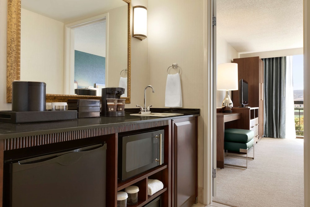 Suite, 2 Queen Beds, Accessible (Hearing) - Photo 3