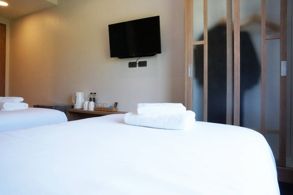 Superior Twin Room, 2 Twin Beds - Photo 8