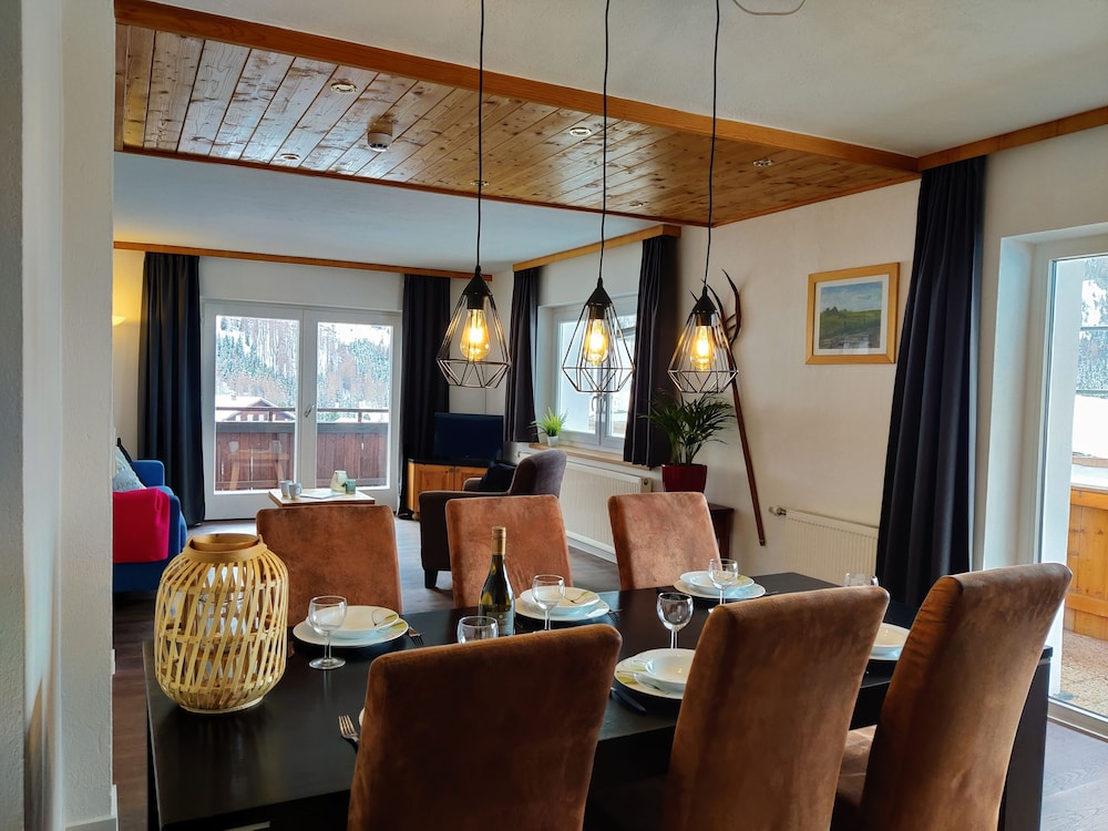 Comfort Apartment, 3 Bedrooms, Balcony, Mountain View photo 2